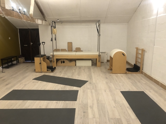 Oxleaze Farm, Filkins, Massage, Clinical, Sports, Deep Tissue, Trigger Points, Myofascial Release, Holistic, Pilates Studio, Yoga, Slings, Lechlade, Southrop, Eastleach Quennington, Fyfield, Holwell, Westwell, Burford, Kemcot, Bradwell, Langford, Alv